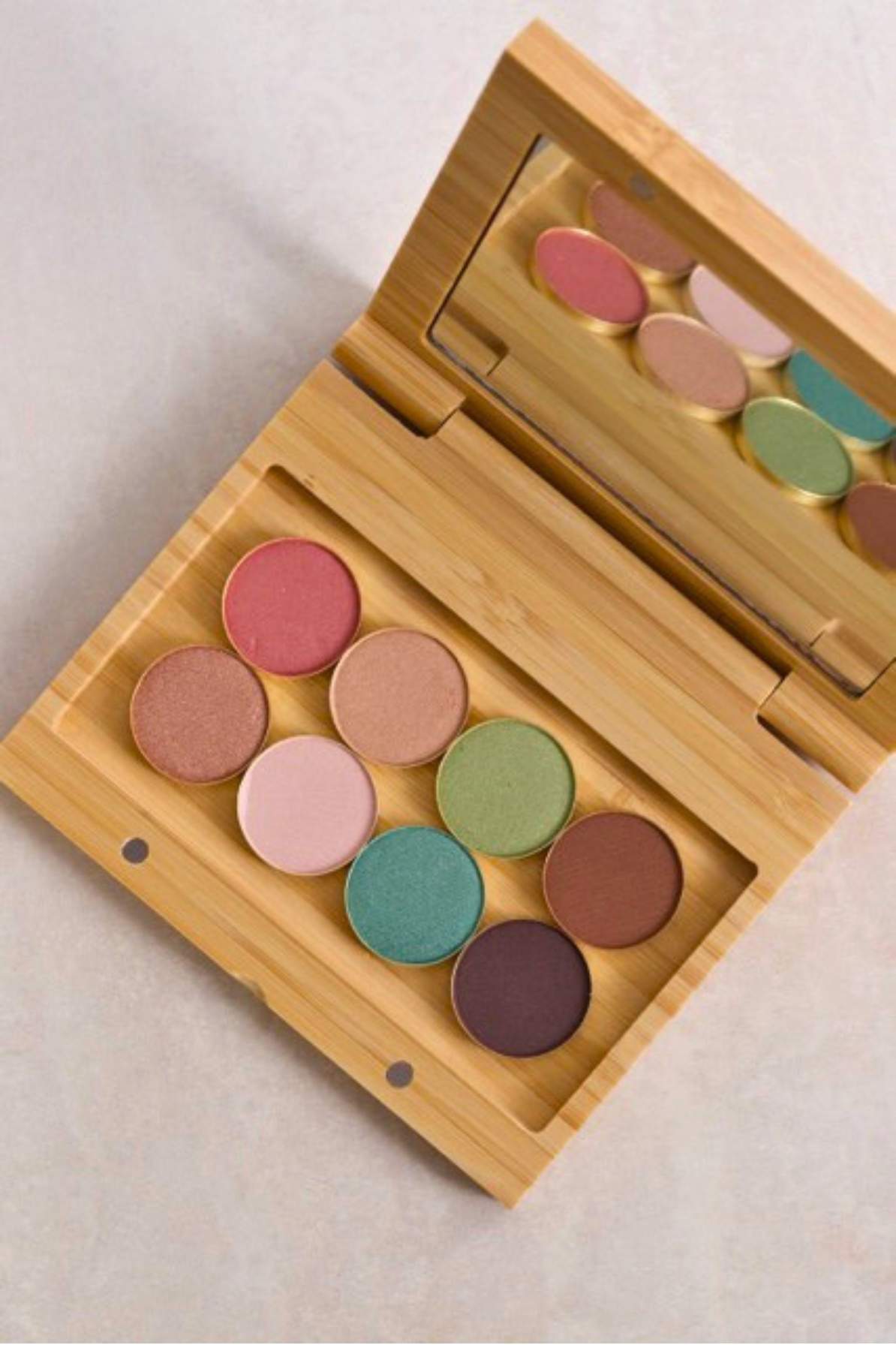 Aurora 8 Shade Refillable Eyeshadow Palette