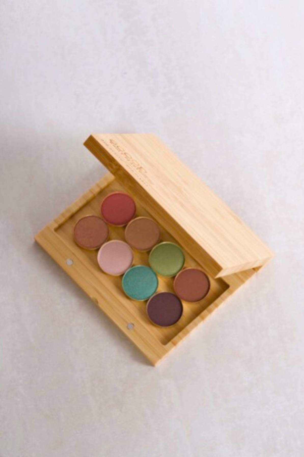Aurora 8 Shade Refillable Eyeshadow Palette